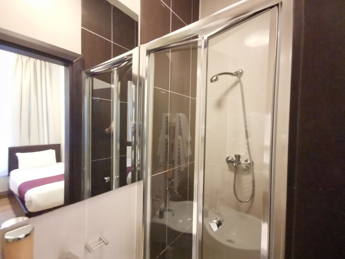 Bathroom 4, The Royale Chulan Hyde Park, London