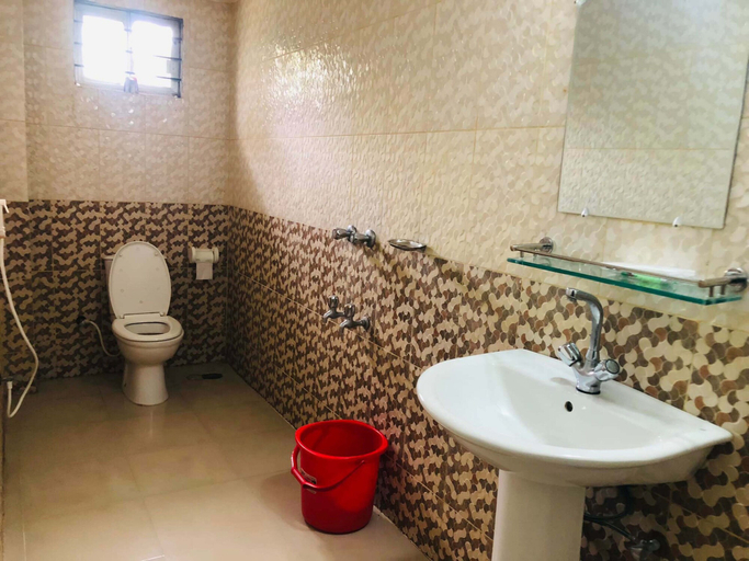 Bathroom 3, Tea Heaven Resort, Moulvibazar