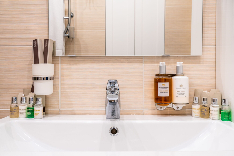 Bathroom 2, Karavannaya 11 by Ginza Project, Sankt-Peterburg gorsovet
