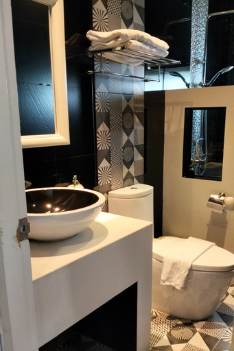 Bathroom 4, I-Destiny Gallery Resort, Phanat Nikhom