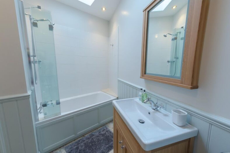 Bathroom 3, JOIVY Luxury New Town Apartment, Edinburgh