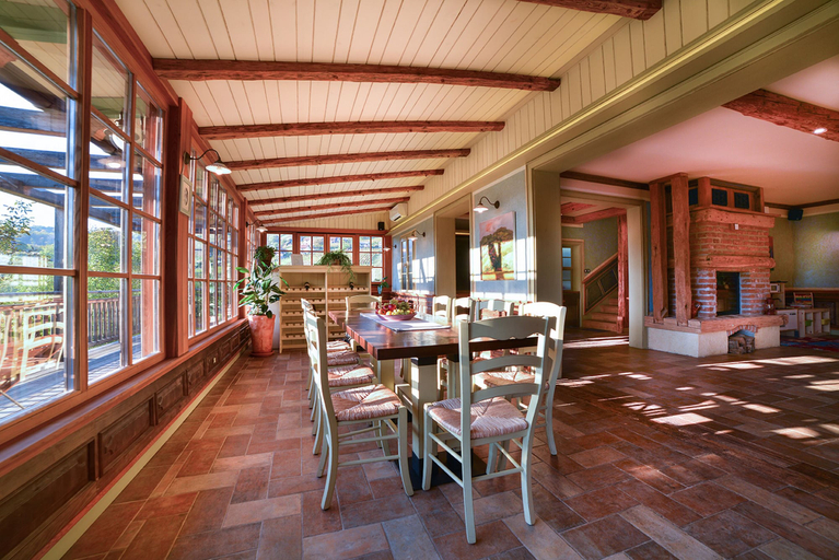 Food & Drinks 5, Villa Les With hot tub, Brežice