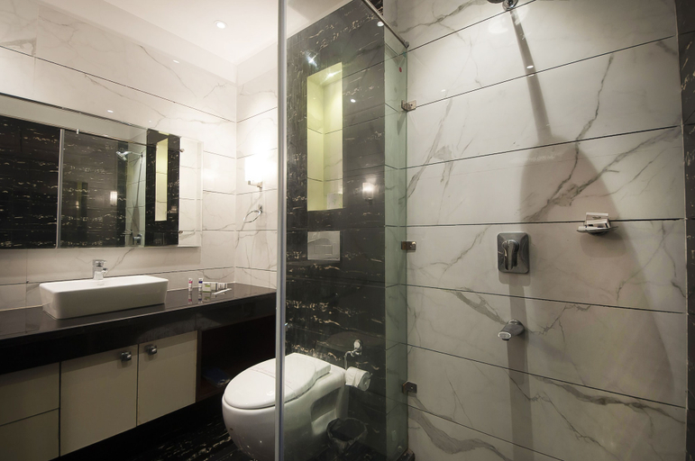 Bathroom 3, Imperial Apartments Gurugram, Gurgaon