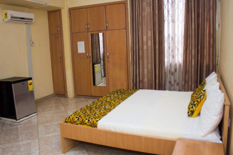 Bedroom 2, Jayliz Lodge Tema, Tema