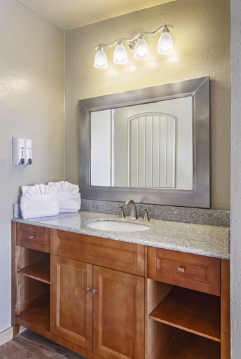 Bathroom 4, Far View Lodge, Montezuma