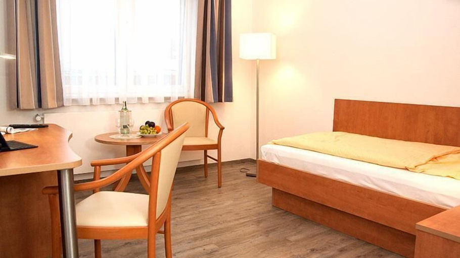 Bedroom 3, Hotel-Restaurant Lütkebohmert, Borken