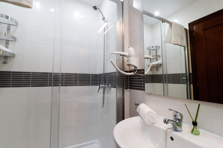 Bathroom 4, Apartamentos San Francisco by Summerland, Cádiz