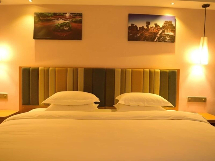 Bedroom 2, GreenTree Eastern Bijie Qixingguan Zhaoshanghuayuan Hotel, Bijie