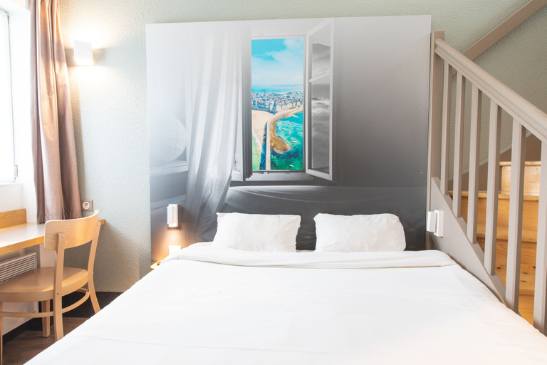 Bedroom 3, B&B HOTEL Saint-Malo Centre, Ille-et-Vilaine