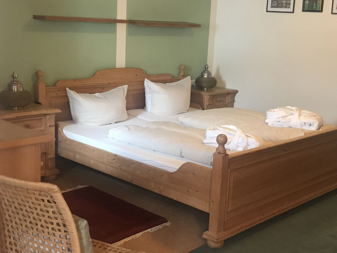 Bedroom 4, DEVA Hotel Kaiserblick, Traunstein