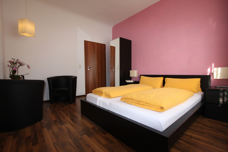 Bedroom 3, Stadthotel Kleiner Berg, Bodenseekreis