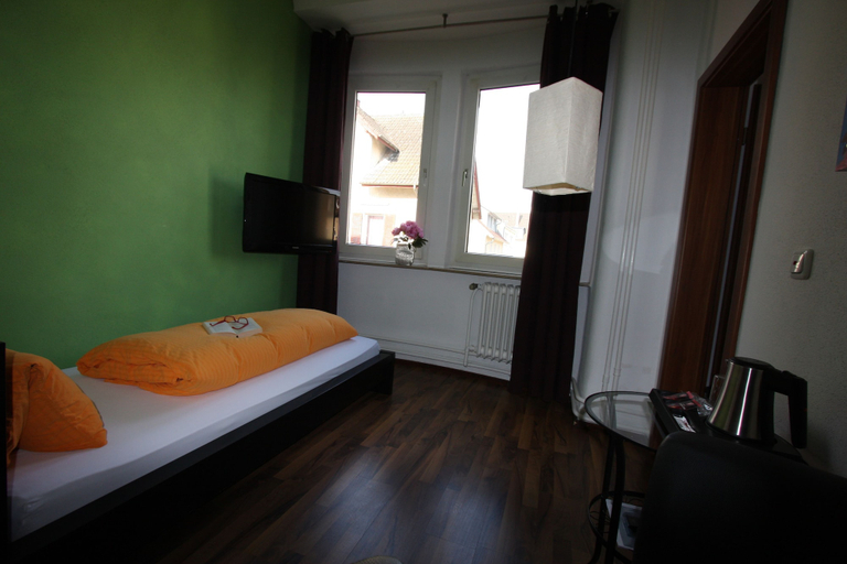 Bedroom 4, Stadthotel Kleiner Berg, Bodenseekreis