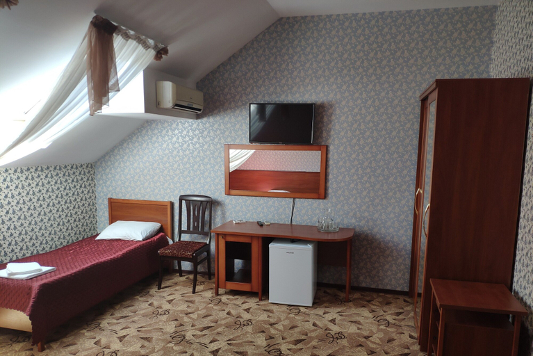 Bedroom 2, Utomlyonnye Solntsem, Sochi gorsovet