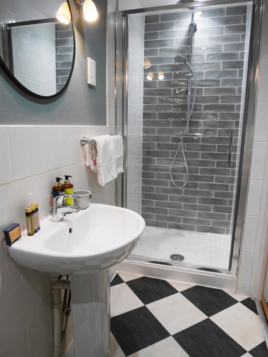 Bathroom 4, The Fleece, Oxfordshire