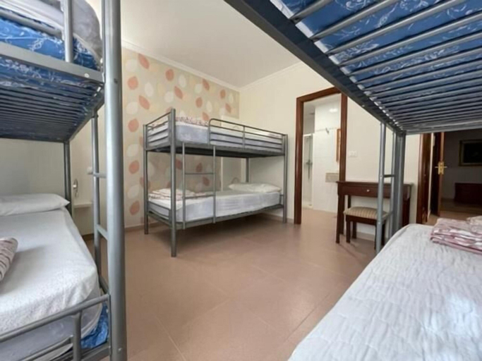 Bedroom 2, Albergue O Cruceiro - Hostel, Pontevedra
