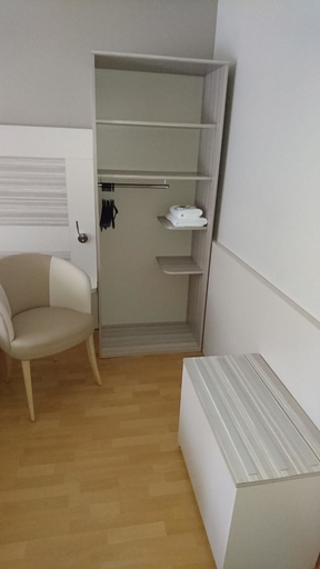 Bedroom 4, Hotel Kyriad Toulouse Sud - Roques, Haute-Garonne