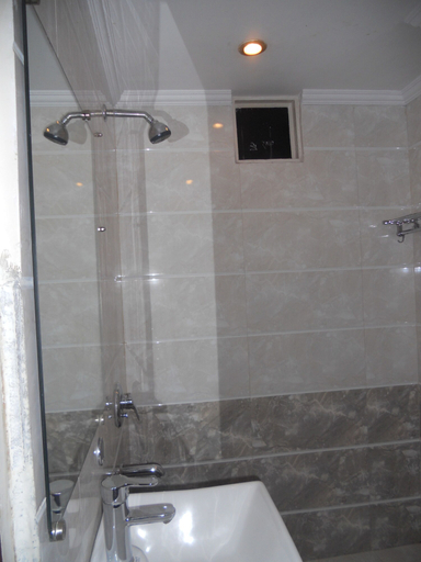 Bathroom 4, Hotel Amax Inn, Delhi