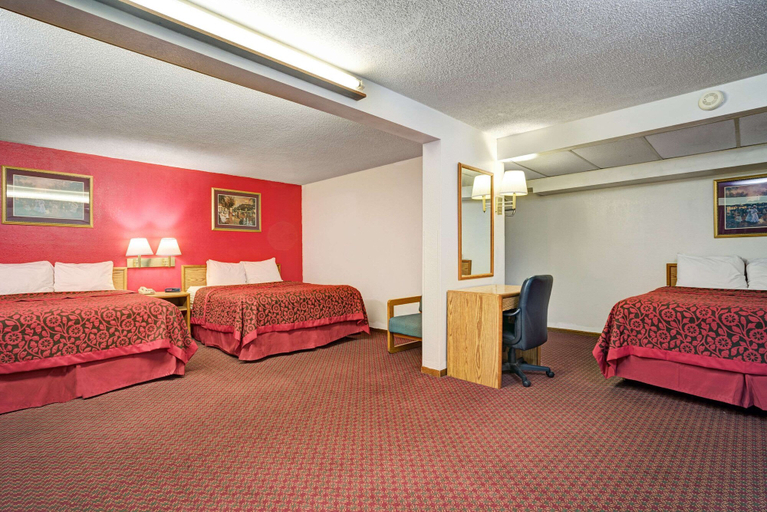 Bedroom 4, Travelodge by Wyndham Red Wing, Goodhue