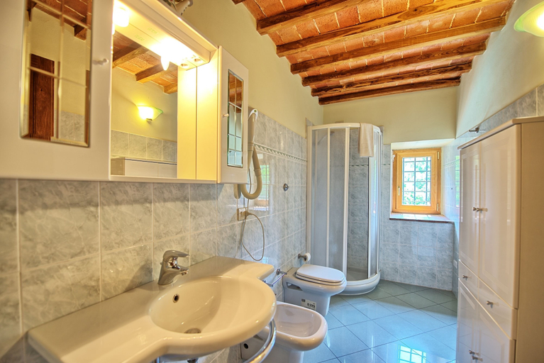 Bathroom 3, Poggio Conca, Florence
