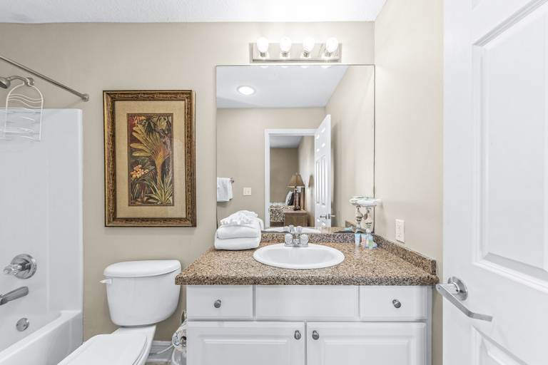 Bathroom 5, San Carlos Condos, Baldwin