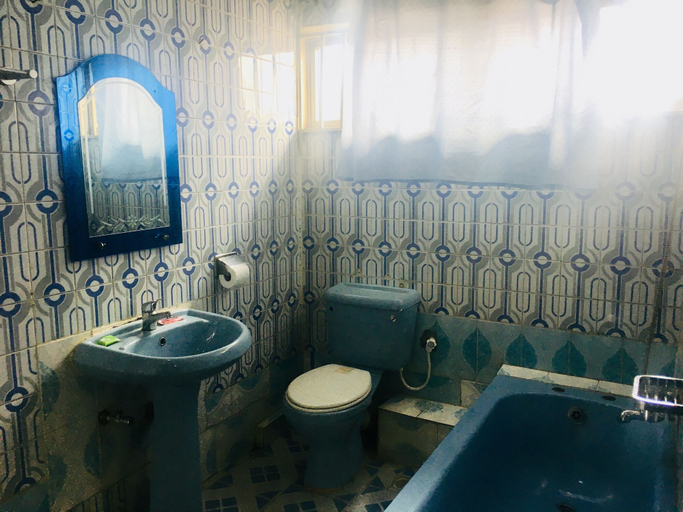 Bathroom 4, Sylva Link Hotel Ltd, Shomolu