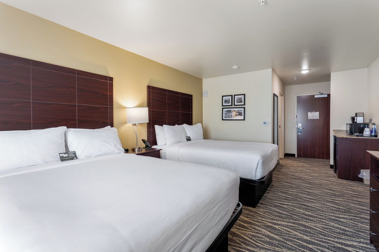 Bedroom 3, Cobblestone Hotel & Suites - De Pere/Green Bay, Brown