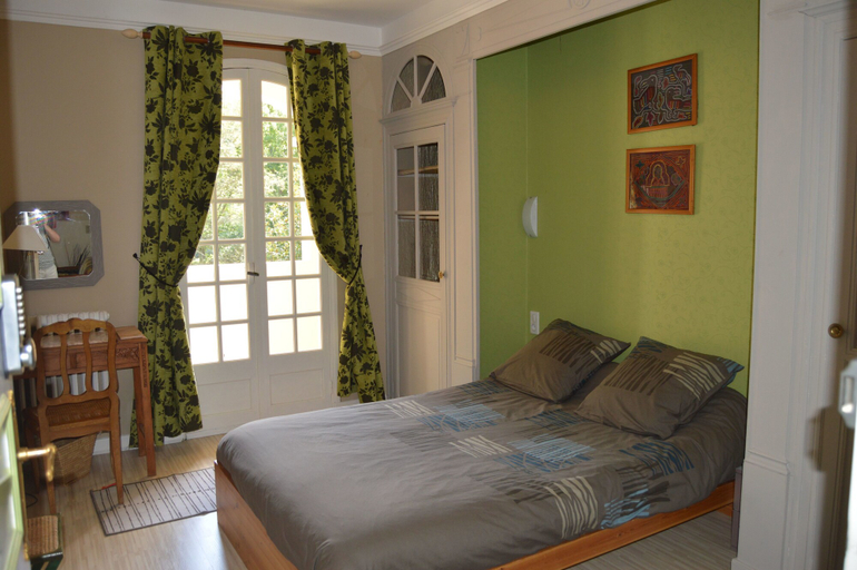 Bedroom 4, Maison d'hôtes L'Escalère, Haute-Garonne