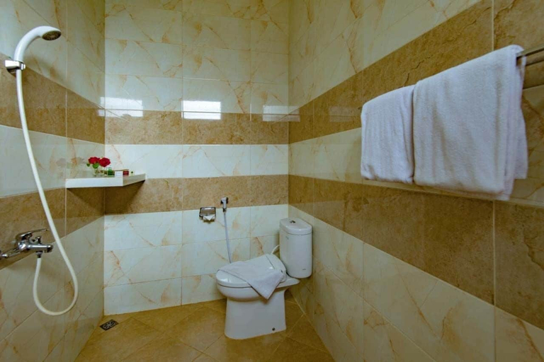 Bathroom 5, Arra Lembah Pinus, Bogor