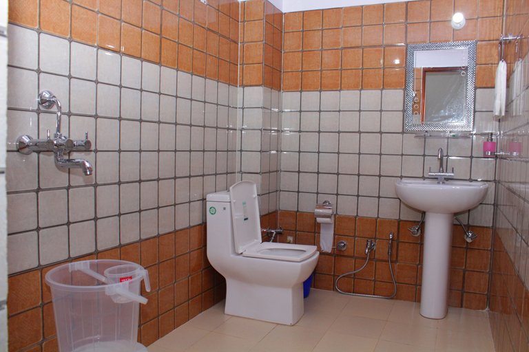 Bathroom 4, Yatrik Inn, Tehri Garhwal