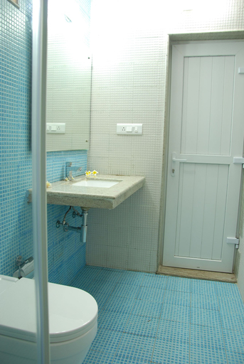 Bathroom 4, Prazeres Resort, North Goa