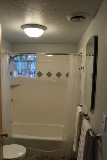 Bathroom 3, 780 Merced Ave., El Dorado