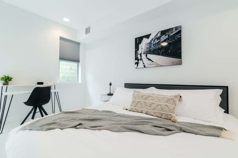 Bedroom 3, EaDo Signature, Houston
