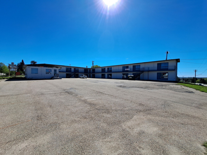 Exterior & Views 2, Matador Motel, Division No. 11