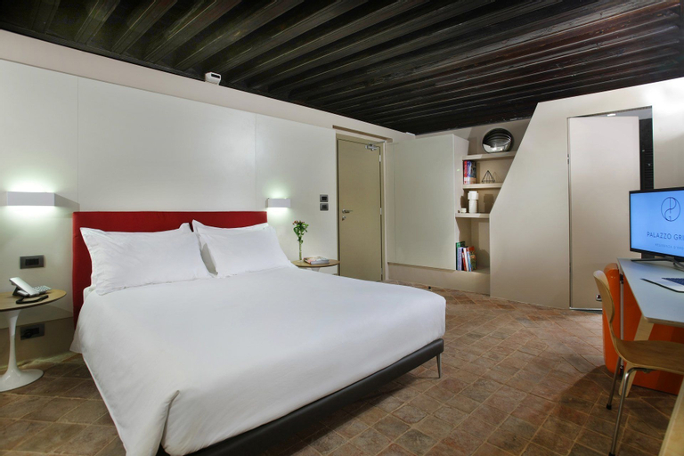 Bedroom 28
