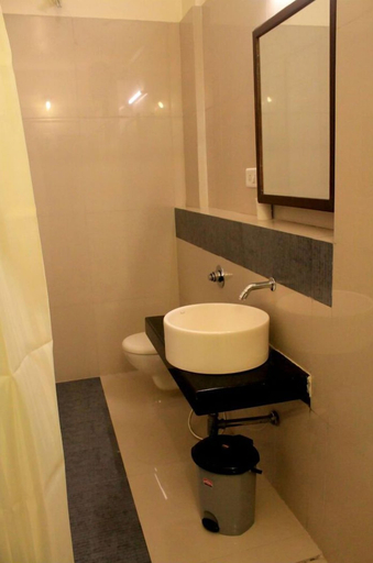 Bathroom 3, Magnus Vosiv Suites, Pune