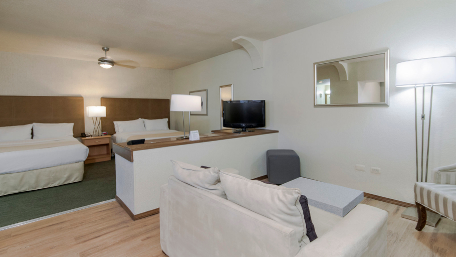 Bedroom 4, Holiday Inn & Suites CHIHUAHUA EXPO by IHG, Chihuahua