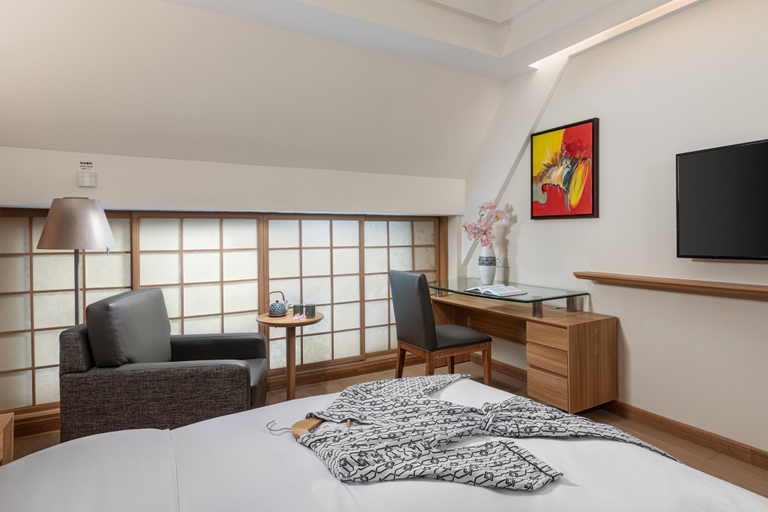 Bedroom 4, Holiday Inn SHANGHAI HONGQIAO CENTRAL by IHG, Shanghai