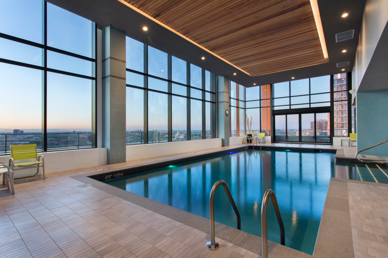 Sport & Beauty 5, Holiday Inn & Suites MONTREAL CENTRE-VILLE OUEST by IHG, Montréal
