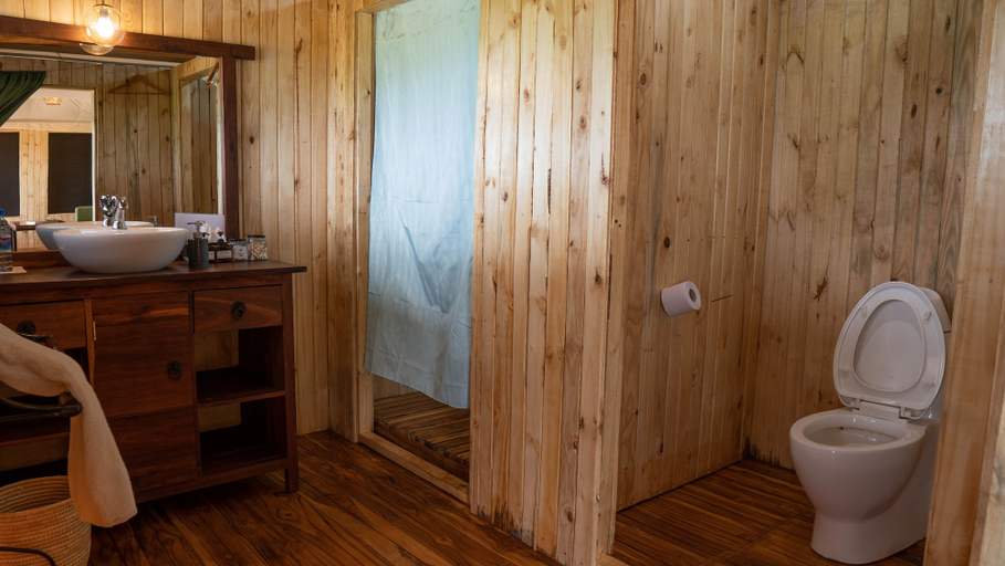 Bathroom, Angata Tarangire, Babati