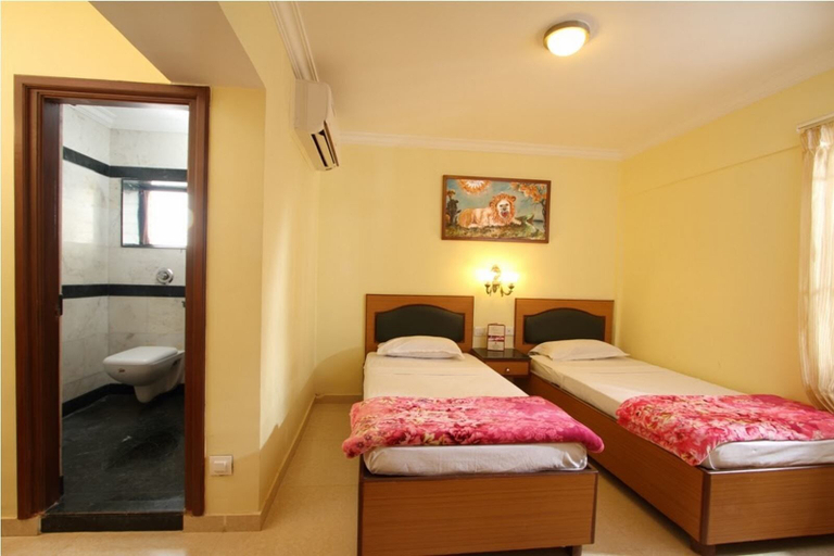 Bedroom 3, Nahar Manchester Inn, Coimbatore