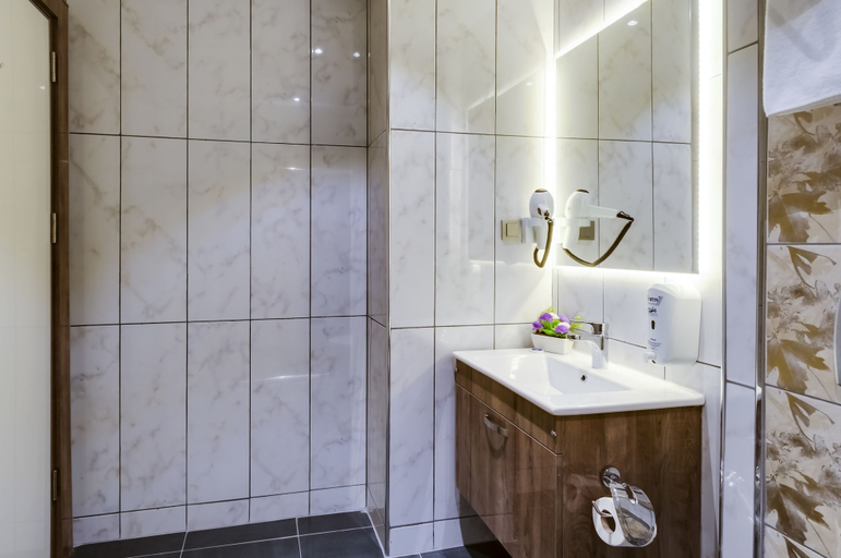 Bathroom 4, Park Yalcin Hotel, Merkez