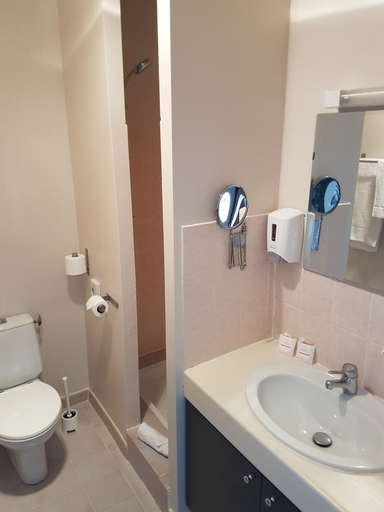 Bathroom 3, Hôtel Les Gabarres, Lot