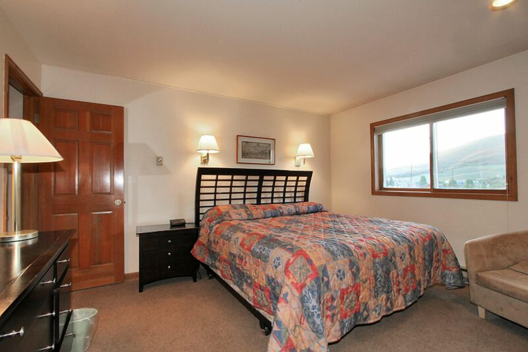 Bedroom 2, Swan Mountain Resort, Summit