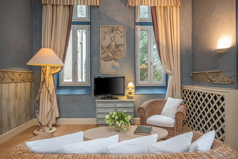 Bedroom 3, Chateau des Reynats, Dordogne