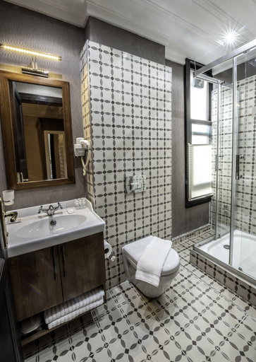 Bathroom 5, Mezzo Hotel, Kadıköy