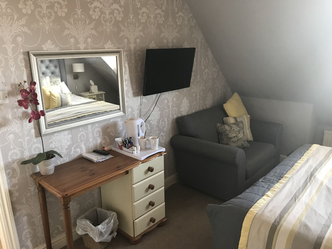 Others 5, Hollies Guest House, York
