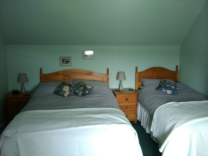 Bedroom 4, Strathy Inn, Highland