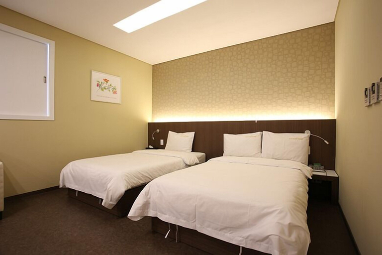 Bedroom 2, Honors Hotel, Pyeongtaek