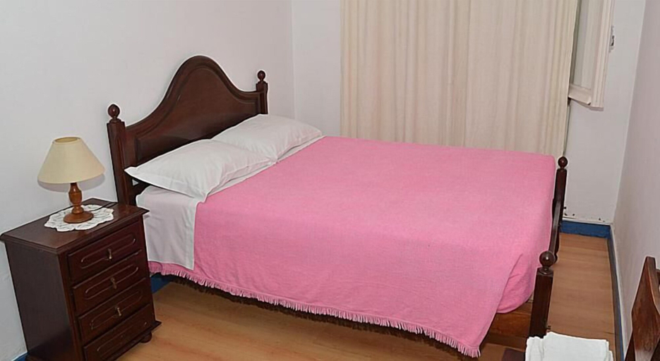 Bedroom 3, Pensão Astória, Funchal
