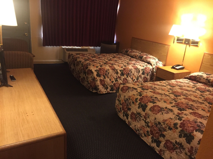 Bedroom 5, Camelot INN, Potter